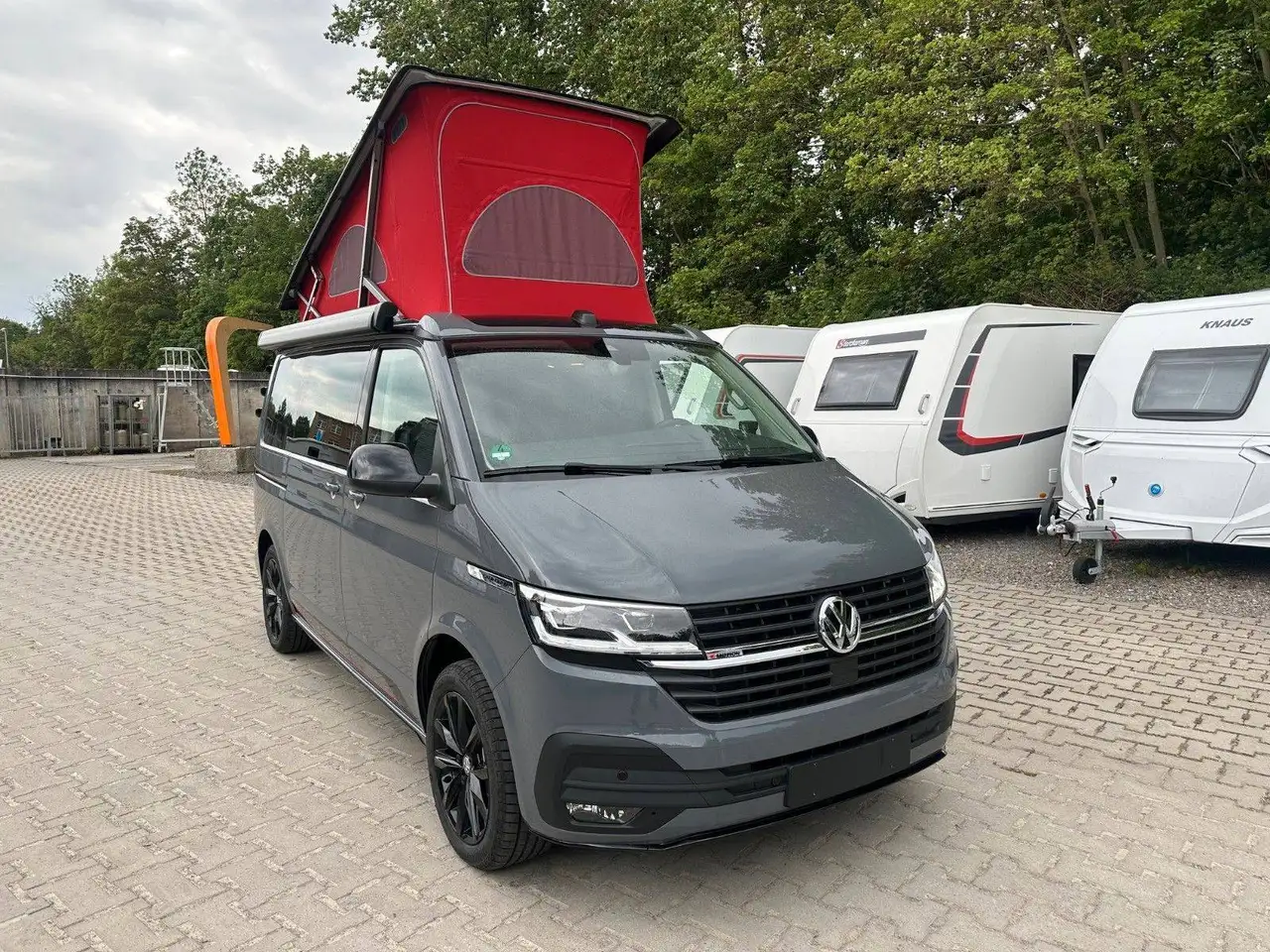 Volkswagen T6.1 California 4Motion Ocean Edition — photo 1 of 12