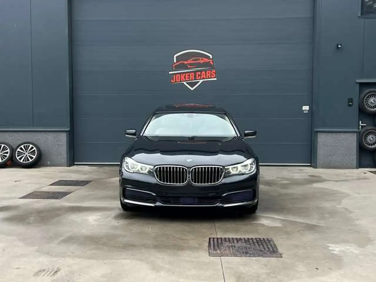BMW 750 Li Long V8 X-Drive 360° Massage — photo 1 of 30