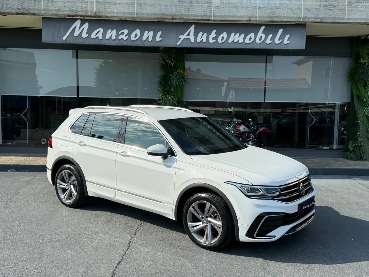 Volkswagen Tiguan 2.0 TDI 150 CV SCR DSG R-Line 4 MOTION — photo 1 of 15