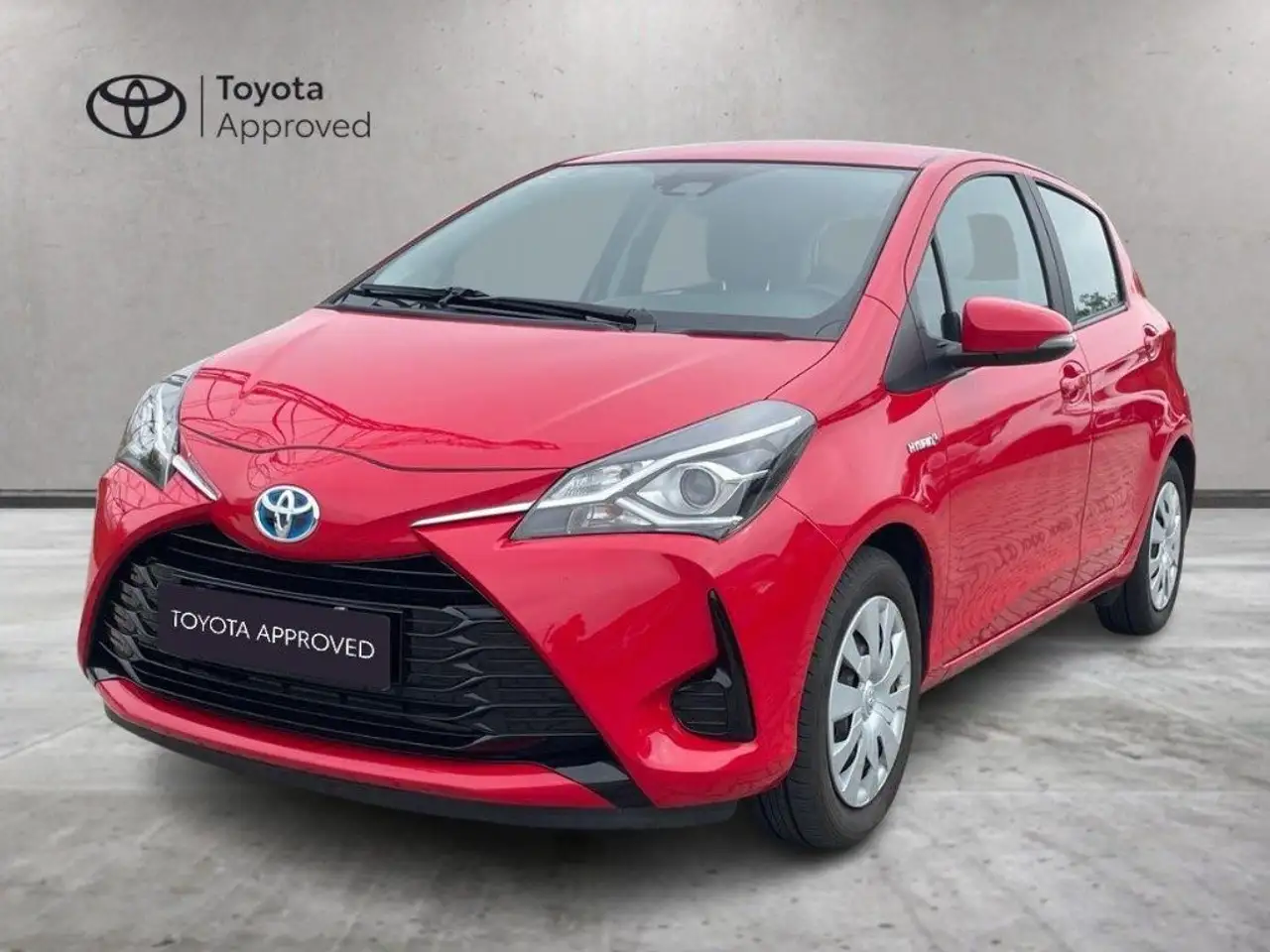 Toyota Yaris 1.5 Hybrid 5 porte Cool — photo 1 of 15