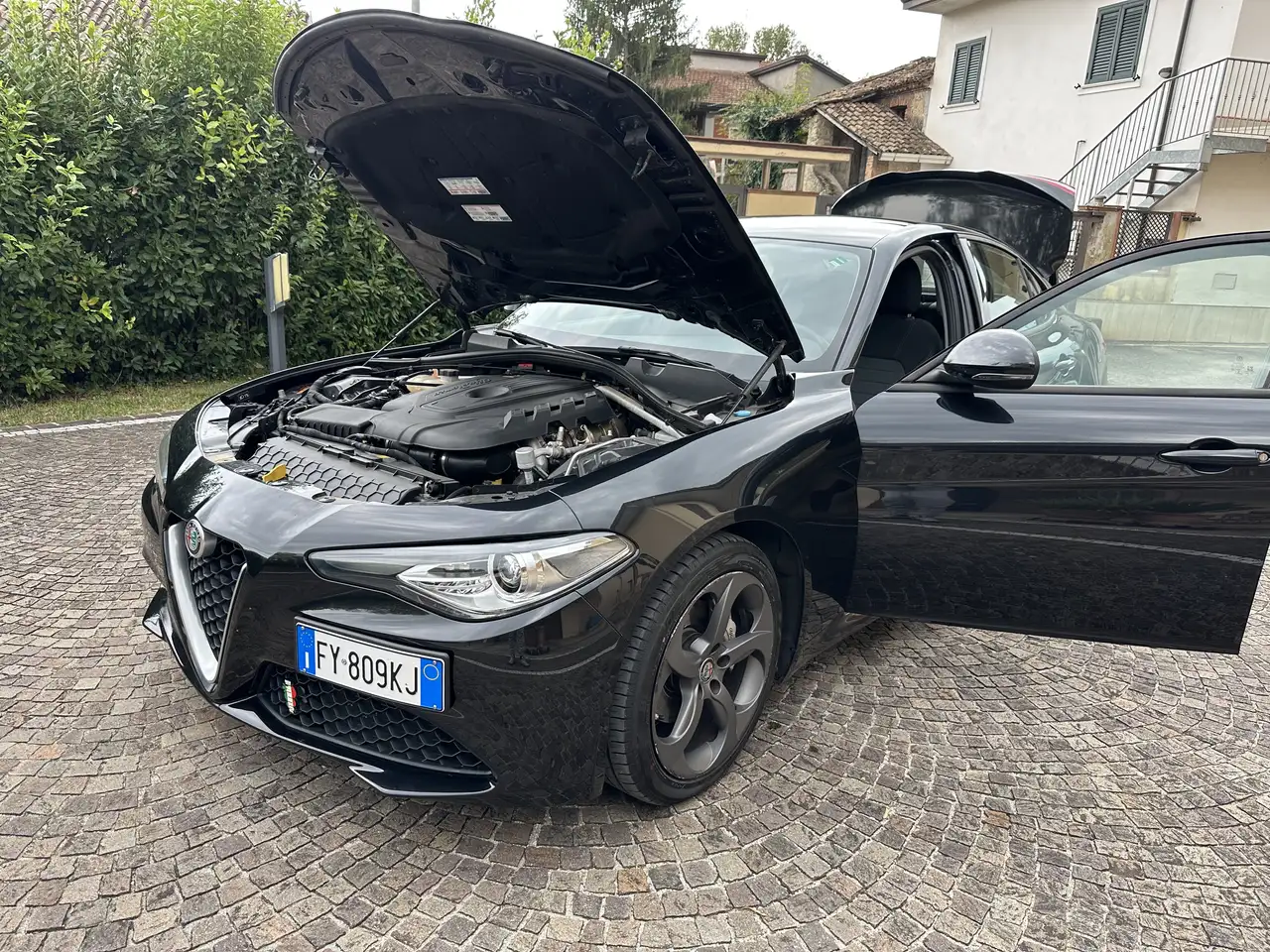 Alfa Romeo Giulia 2.2 t Super 150cv — photo 1 of 12