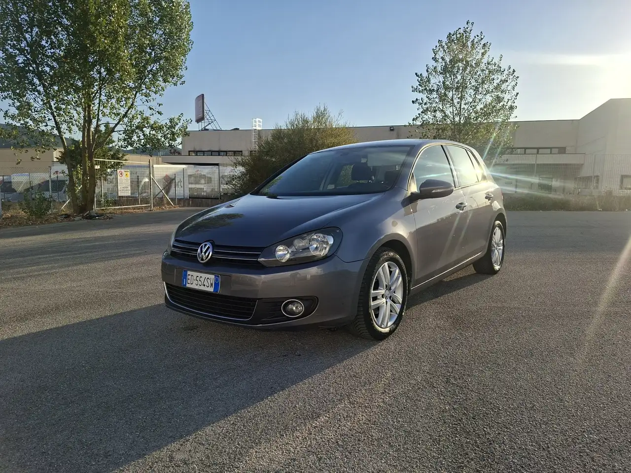 Volkswagen Golf 5p 1.6 Highline bi-fuel — photo 1 of 10