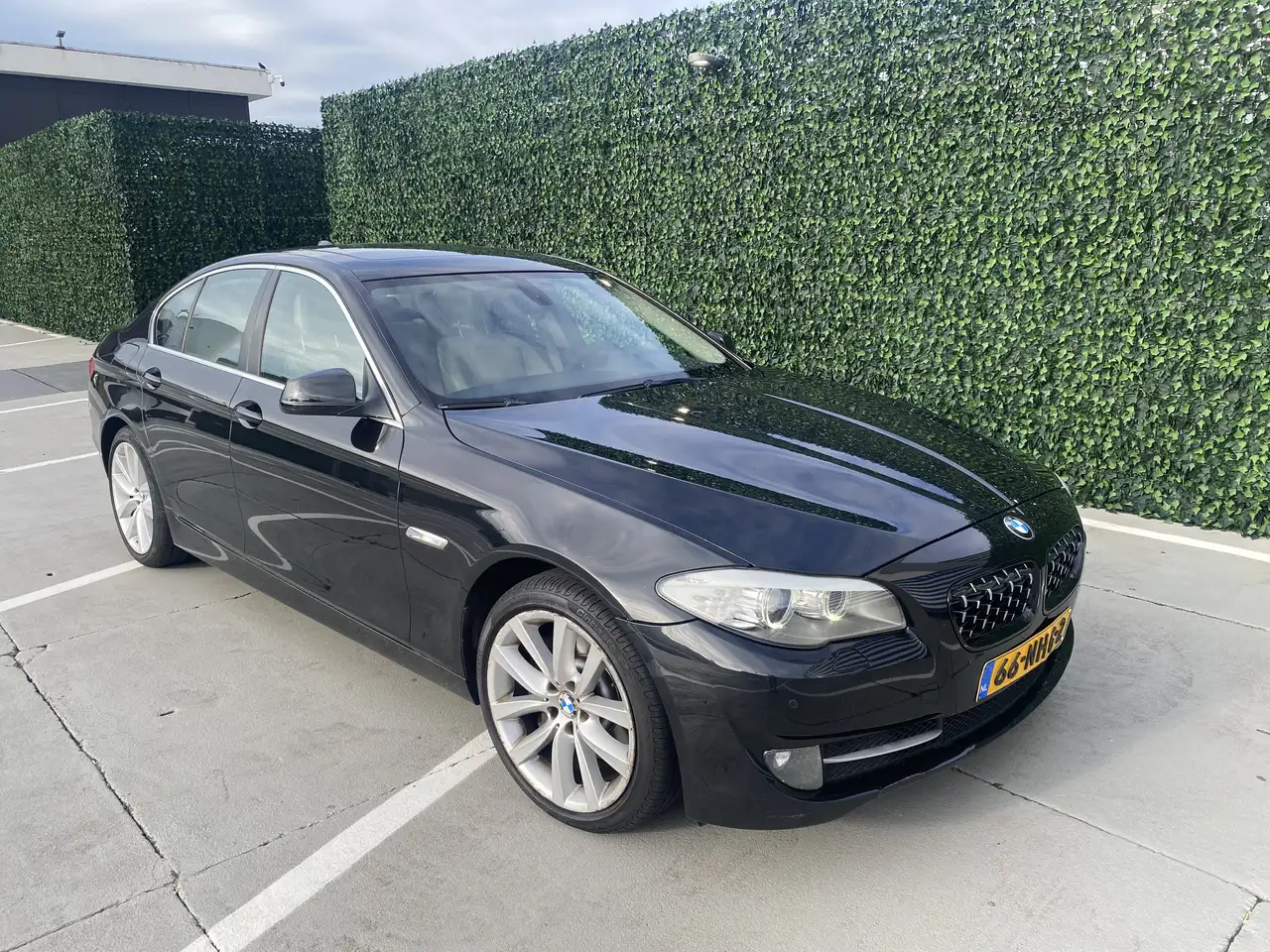 BMW 528 High Executive — photo 1 of 18
