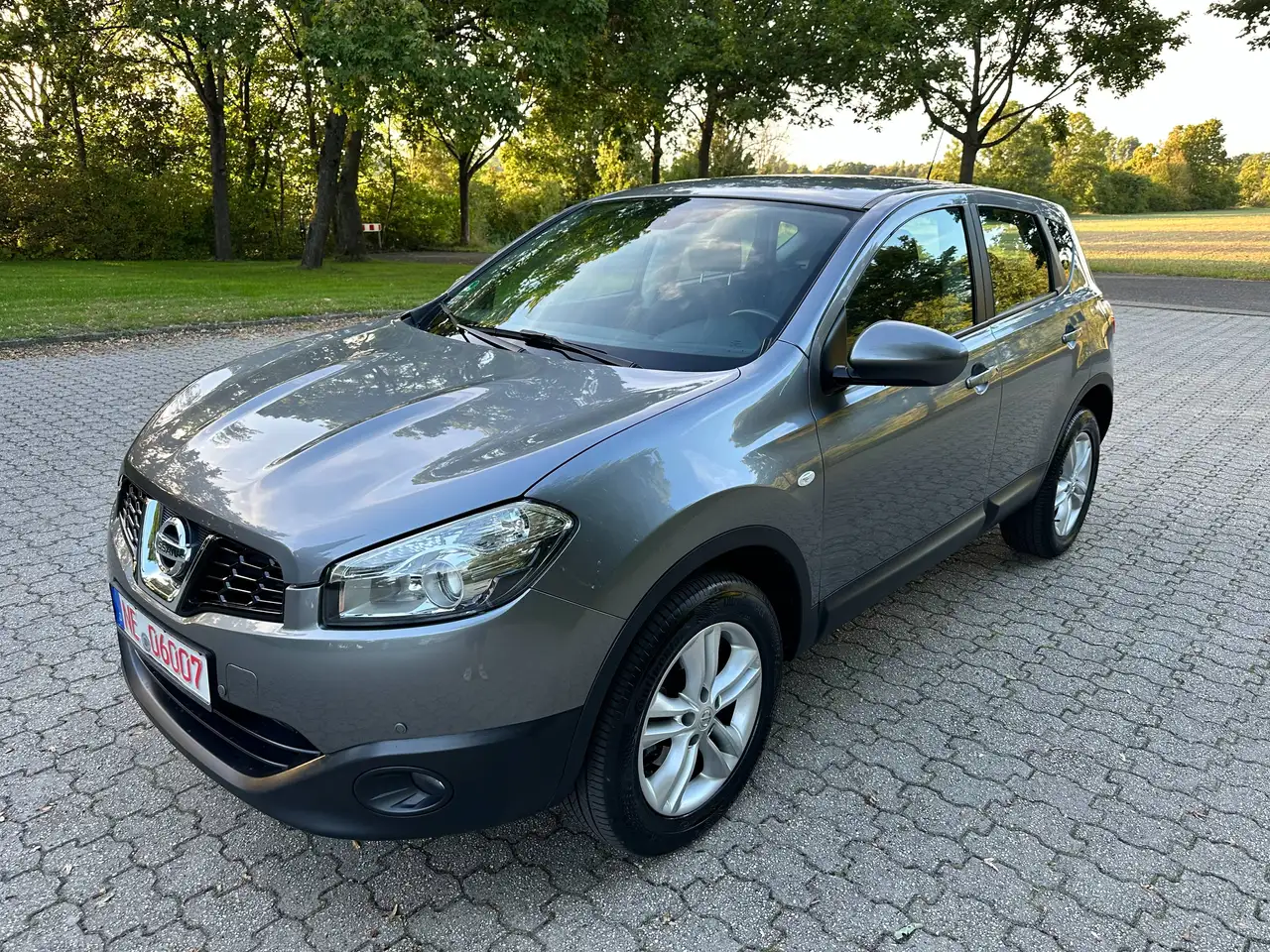 Nissan Qashqai Acenta — photo 1 of 15