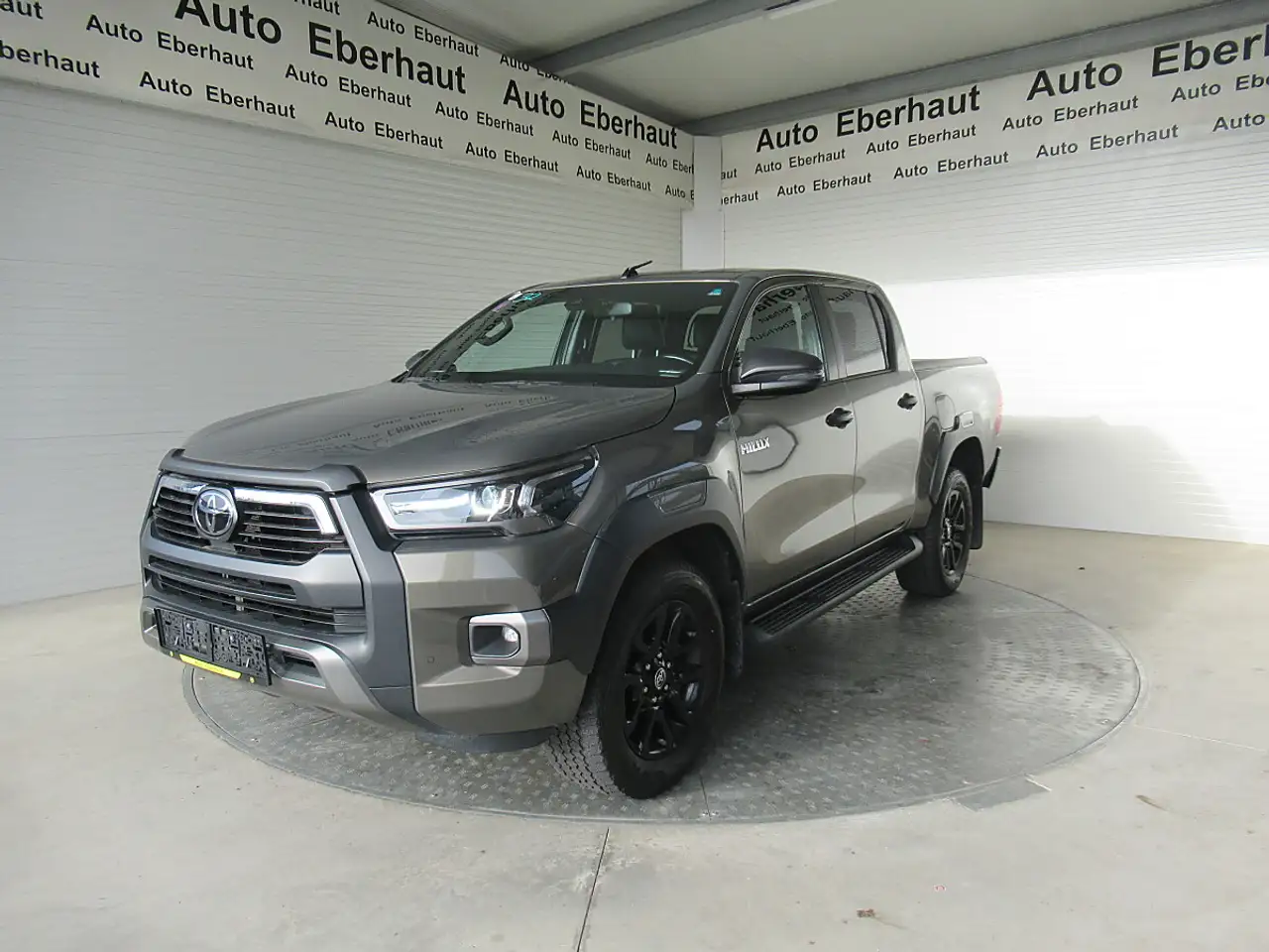 Toyota Hilux DK Invincible 4WD 2,8 D-4D Aut. *LED *R-Kamera ... — photo 1 of 29