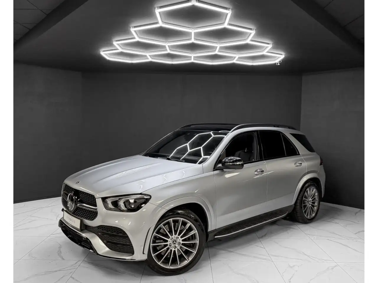Mercedes-Benz GLE 450 AMG Line / WARRANTY 2027 / BURMESTER / 360° / PANO — photo 1 of 15