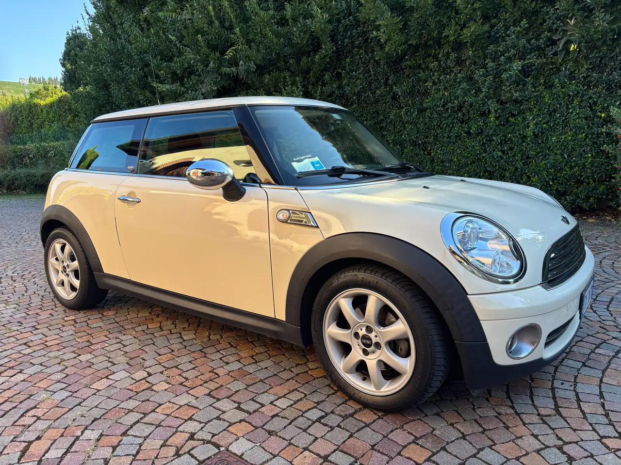 MINI One Abbey Road — photo 1 of 15
