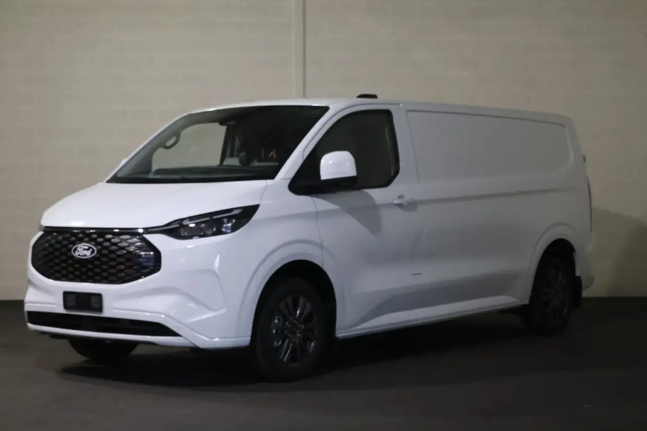 Ford Transit Custom E-Transit L2 H1 Limited 71 kWh B&O Sound — photo 1 of 28