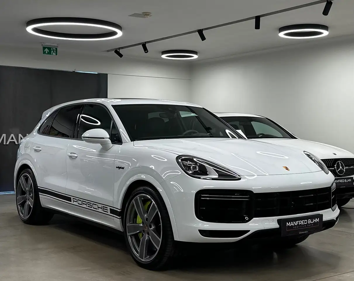 Porsche Cayenne Cayenne Turbo S E-Hybrid - 1. Hand! — photo 1 of 31