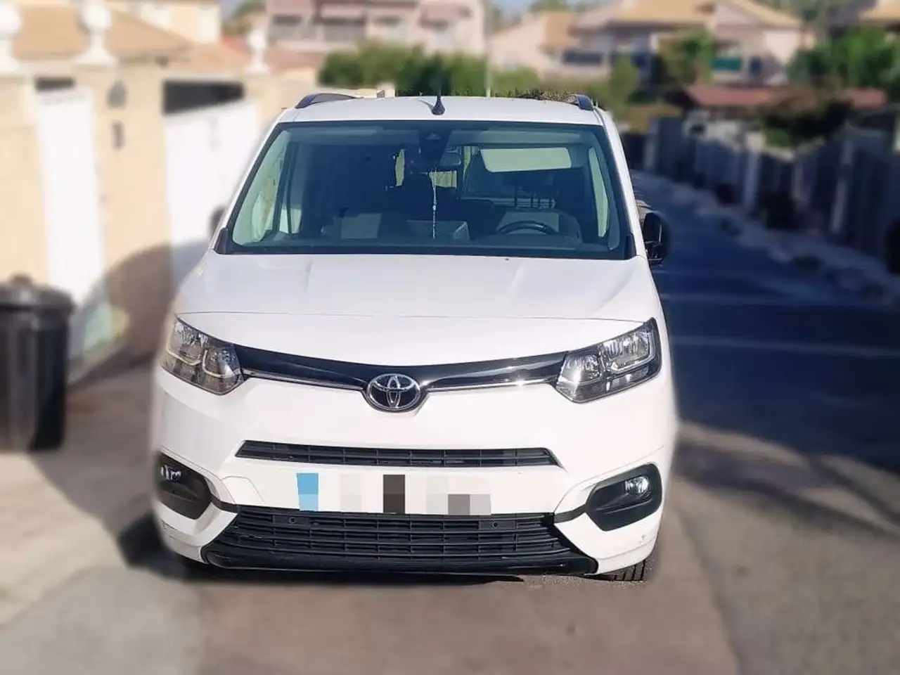 Toyota Proace Family L2 1.5D 130CV Active 7p — photo 1 of 4