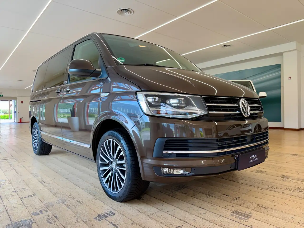 Volkswagen T6 Multivan Multivan 2.0 TDI 199CV DSG Highline — photo 1 of 15