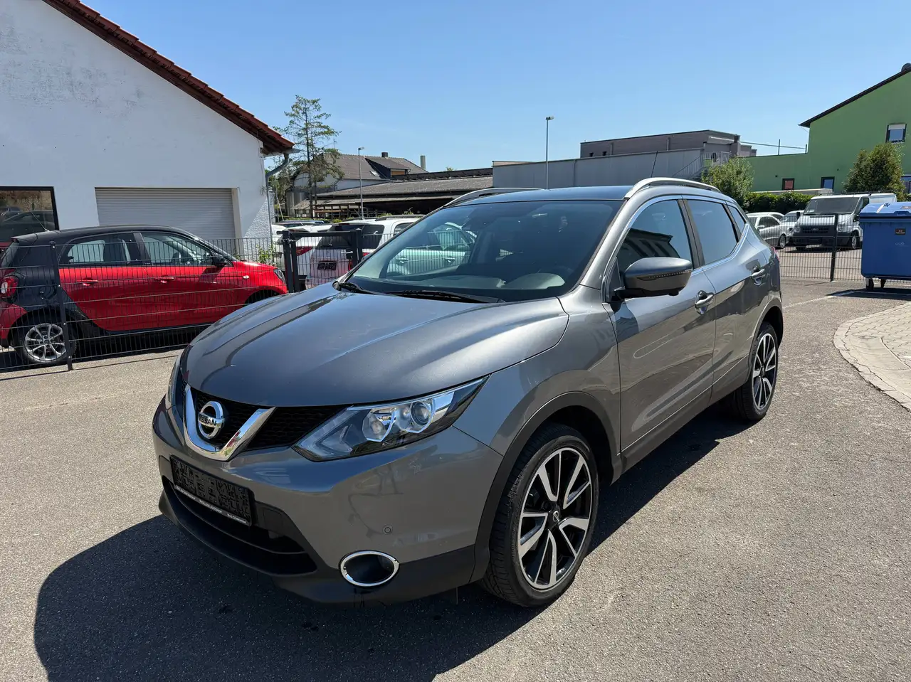 Nissan Qashqai N-Connecta — photo 1 of 14