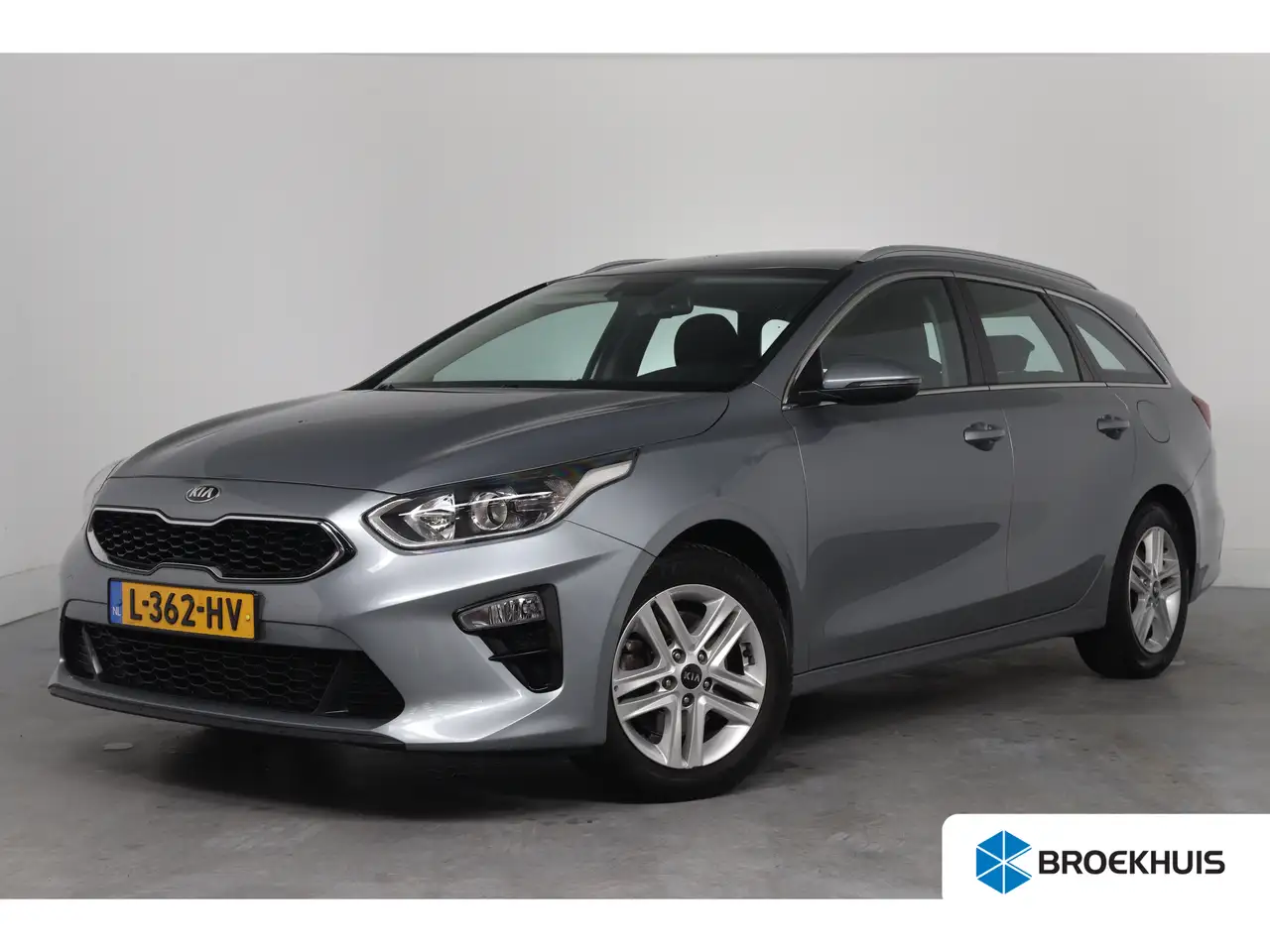 Kia Ceed SW / cee'd SW Sportswagon 1.5 T-GDi DynamicLine | Trekhaak | Nav — photo 1 of 6