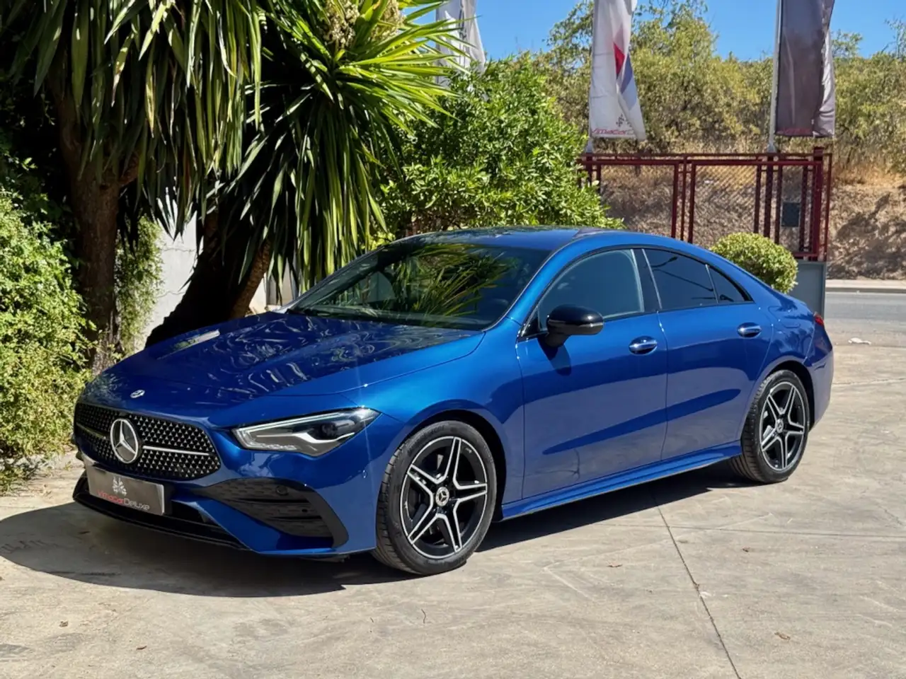 Mercedes-Benz CLA 200 7G-DCT — photo 1 of 35