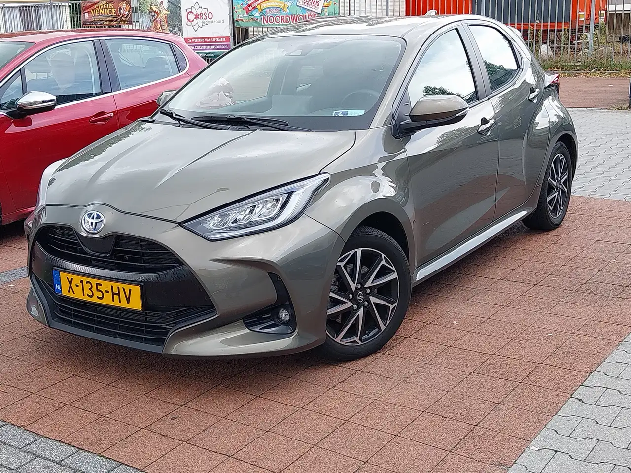Toyota Yaris Yaris 1.5 Hyb. Dynamic — photo 1 of 7