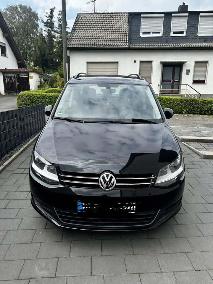 Volkswagen Sharan Comfortline, Automatik, Navi, Sommerreifen 18 Zoll — photo 1 of 14