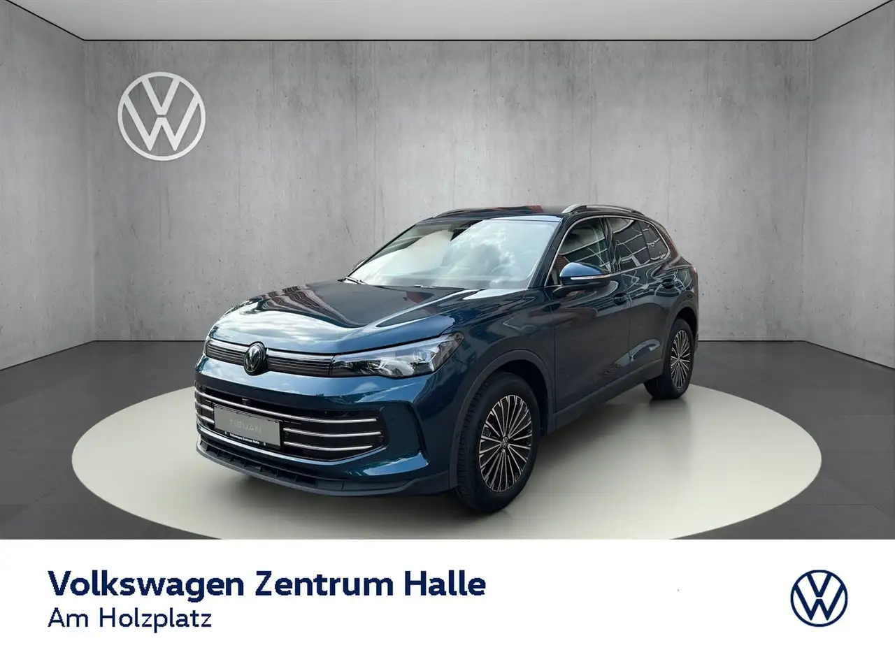 Volkswagen Tiguan 1.5 eTSI Style DSG — photo 1 of 24