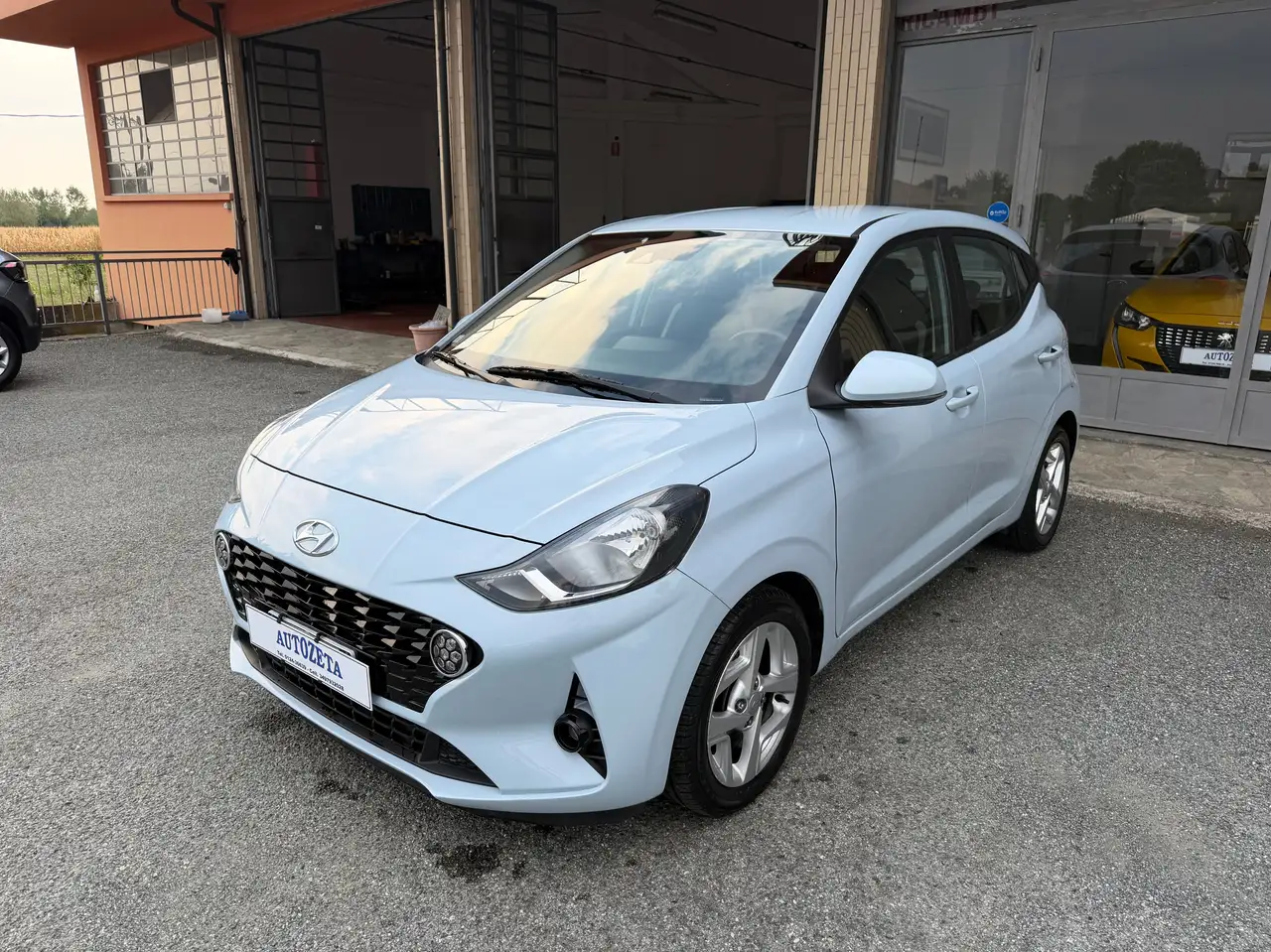Hyundai i10 i10 III 2020 1.0 mpi Tech — photo 1 of 13
