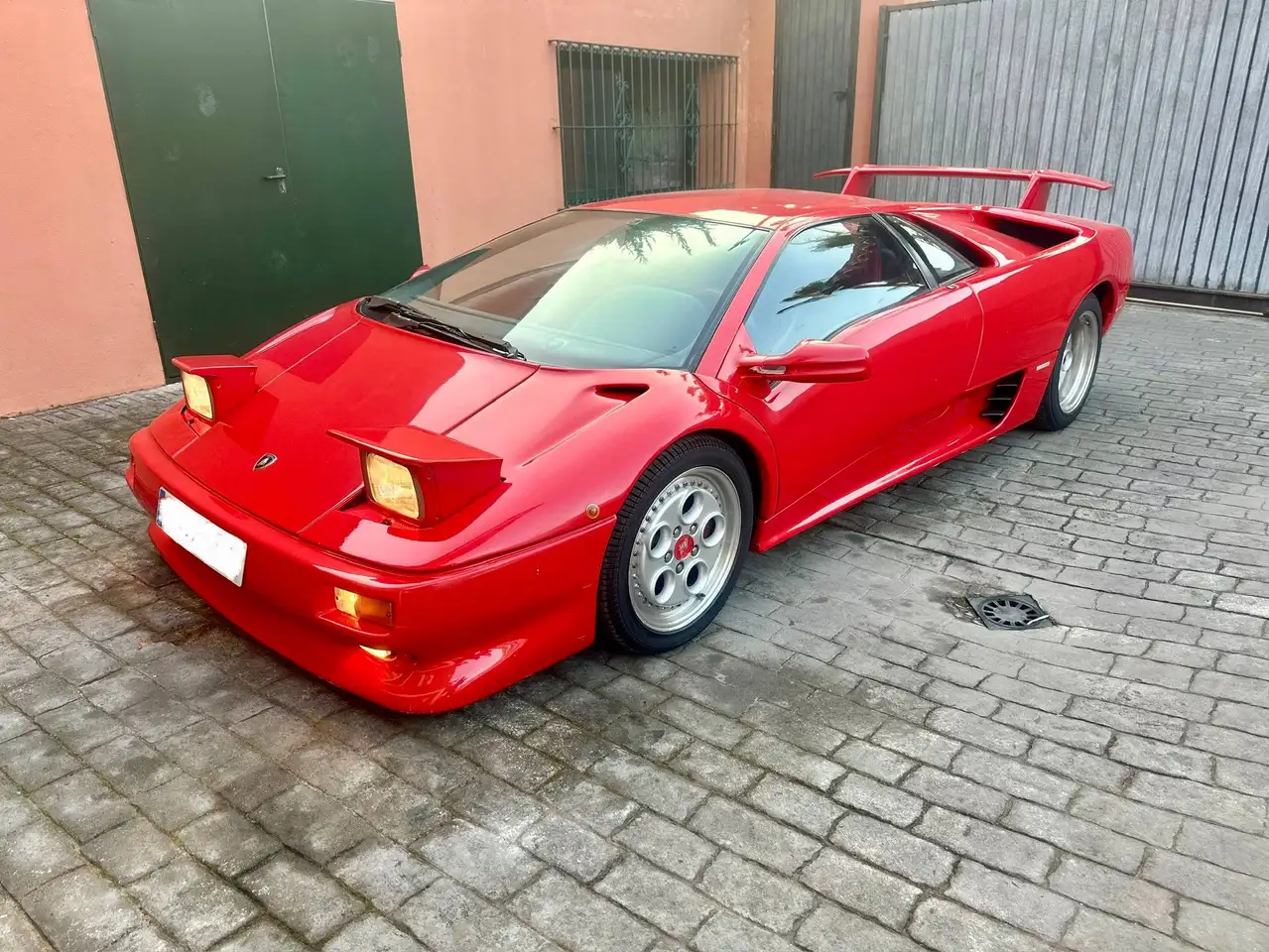 Lamborghini Diablo V12 5.7 — photo 1 of 8