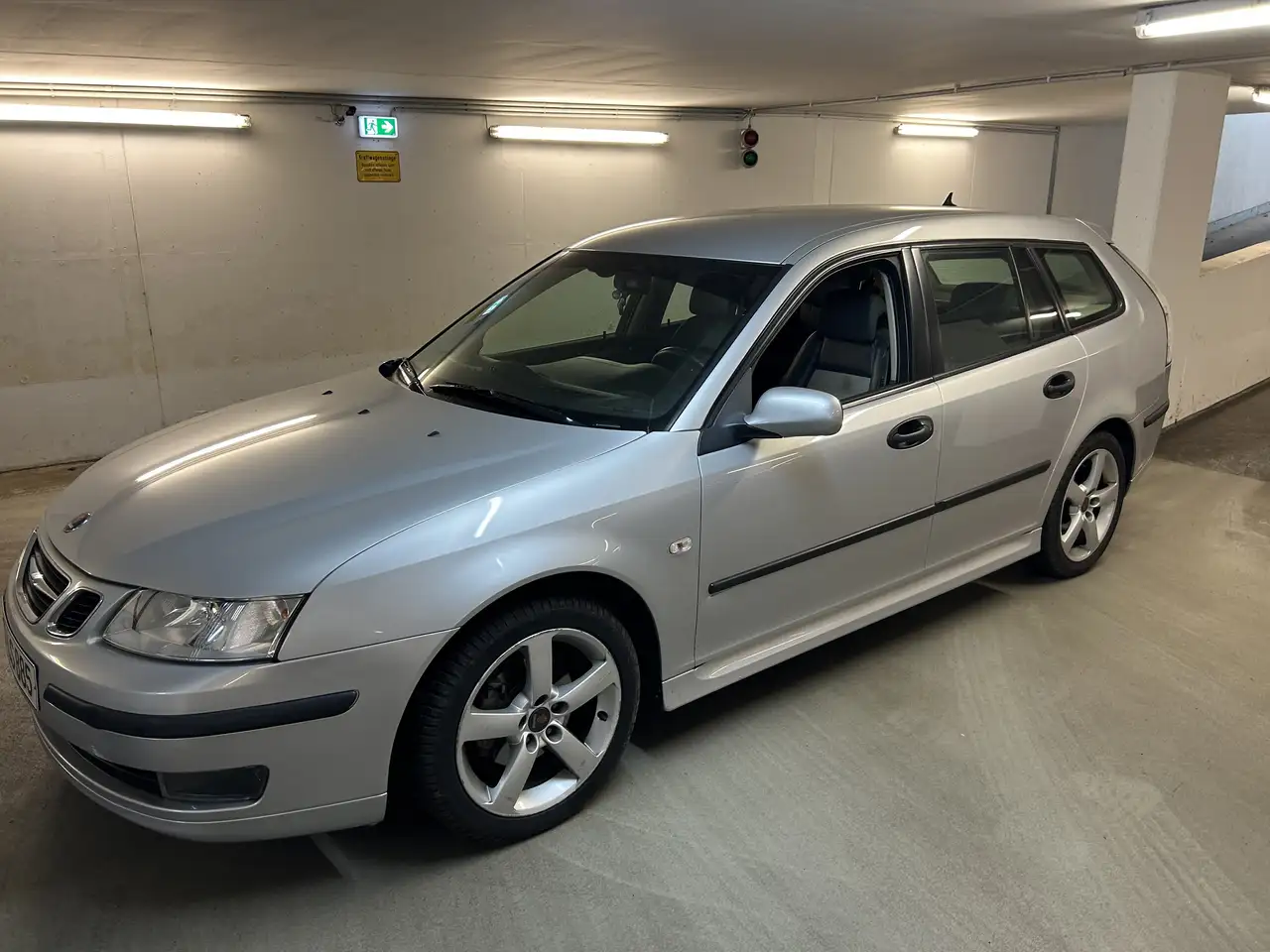 Saab 9-3 1.8 t Sport-Kombi Aut. Vector — photo 1 of 8