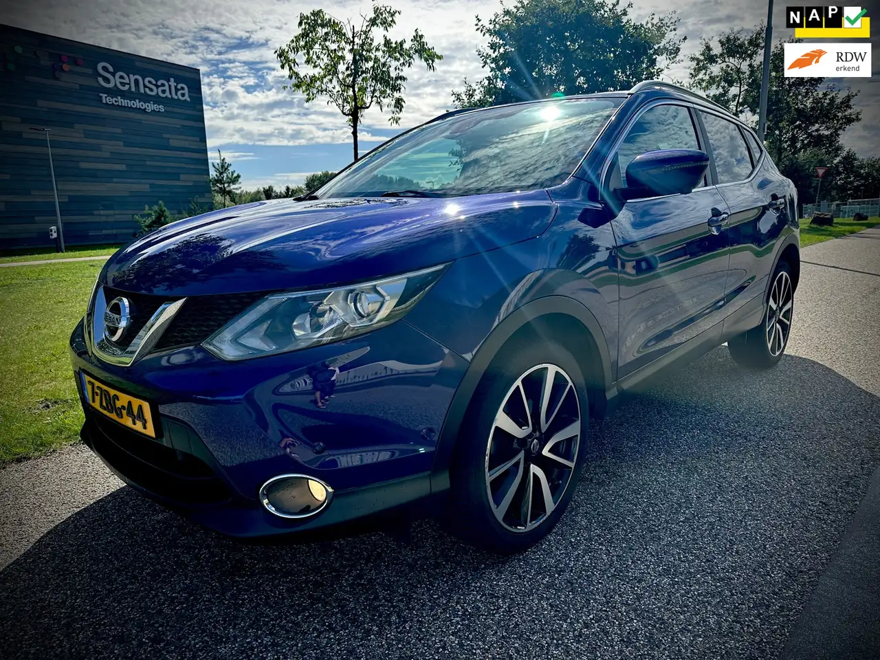 Nissan Qashqai 1.2 Tekna, LEER, PANORAMADAK, 360 GRADEN CAMERA, E — photo 1 of 40