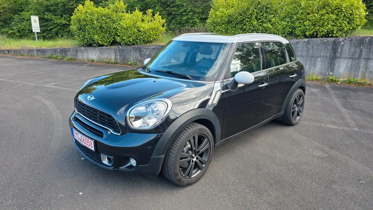 MINI Inny Countryman S / 2 Hand / Leder / Panoramadach — photo 1 of 15