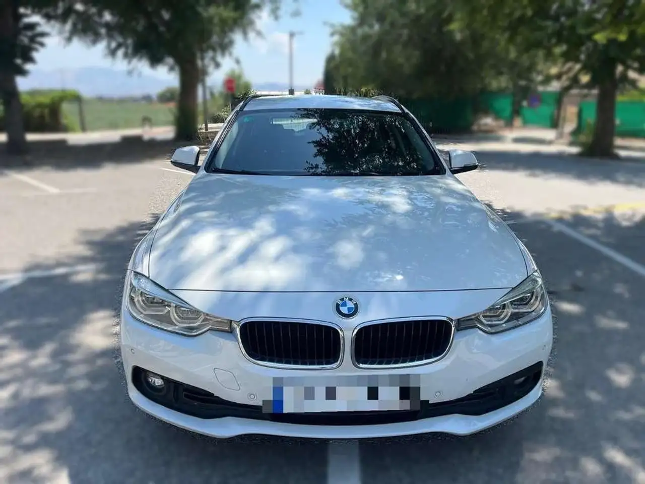 BMW 318 318dA Gran Turismo — photo 1 of 17
