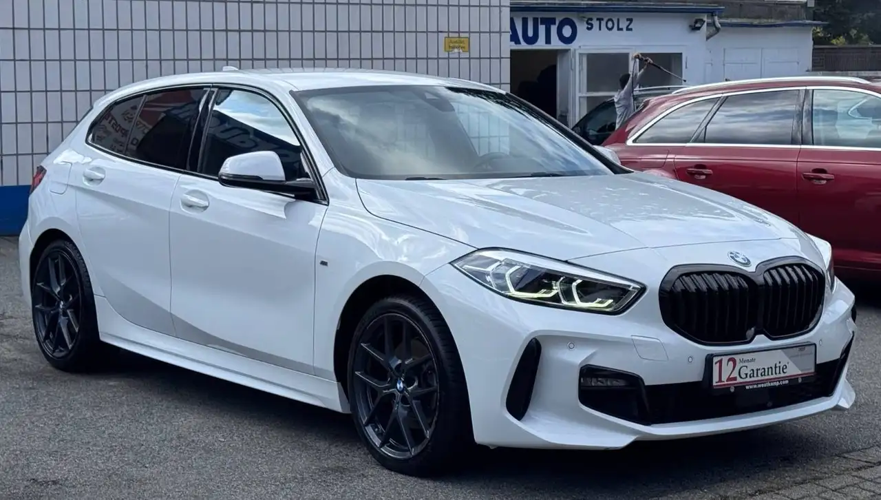 BMW 118 118i M sport 136cv cambio automatico shadow line 2021 — photo 1 of 10