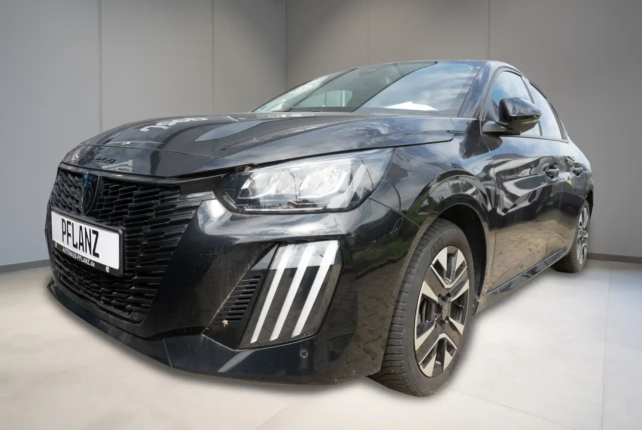 Peugeot 208 Allure 1.2 PureTech 100 *MIRRORSCREEN*SHZ*KOMFORT-PAKET* — photo 1 of 20
