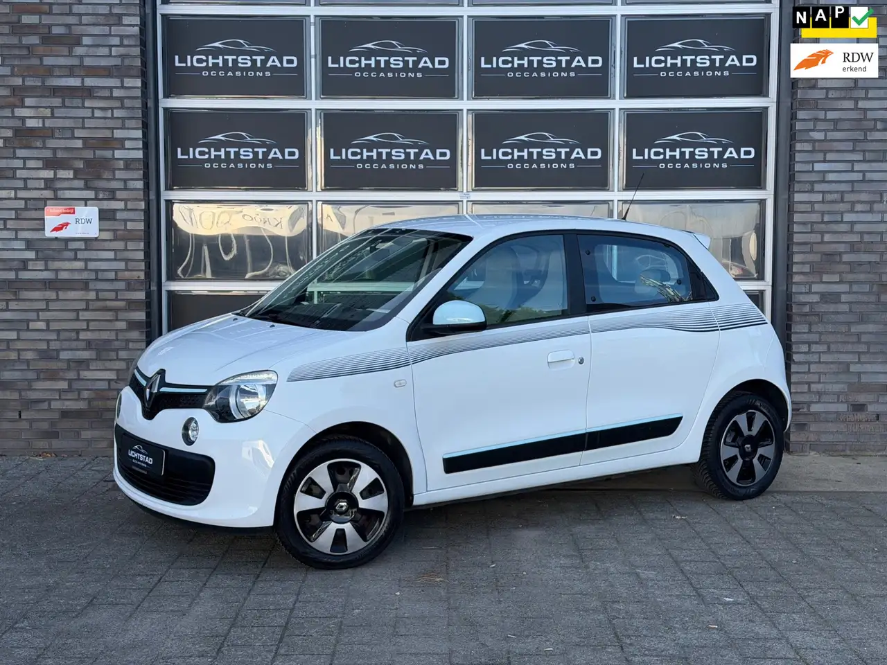 Renault Twingo 1.0 SCe Collection AIRCO BLUETOOTH NIEUWE APK ONDE — photo 1 of 15