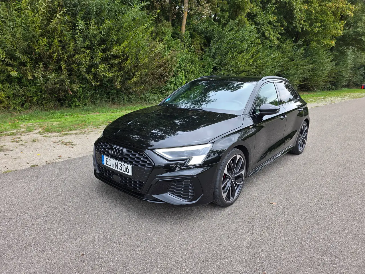 Audi A3 A3 Sportback 40 TFSI Sportback quattro S tronic line — photo 1 of 18