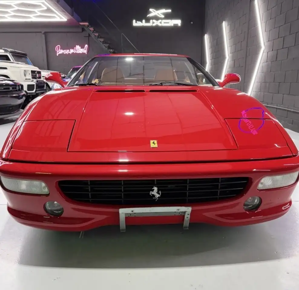 Ferrari F355 Berlinetta — photo 1 of 38