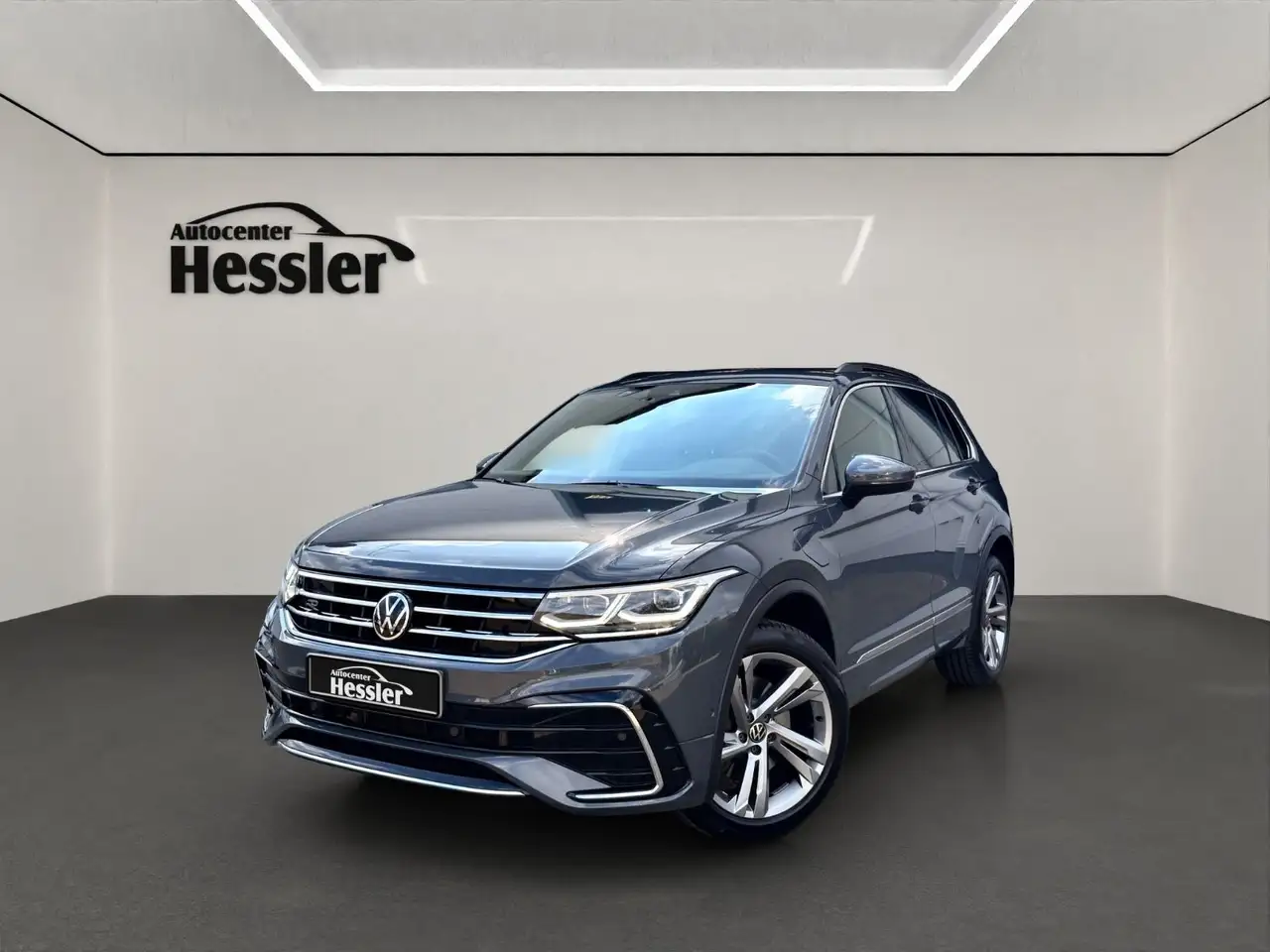 Volkswagen Tiguan R-Line eHybrid*GTE*ACC*AHK*PARK ASSIST* — photo 1 of 31