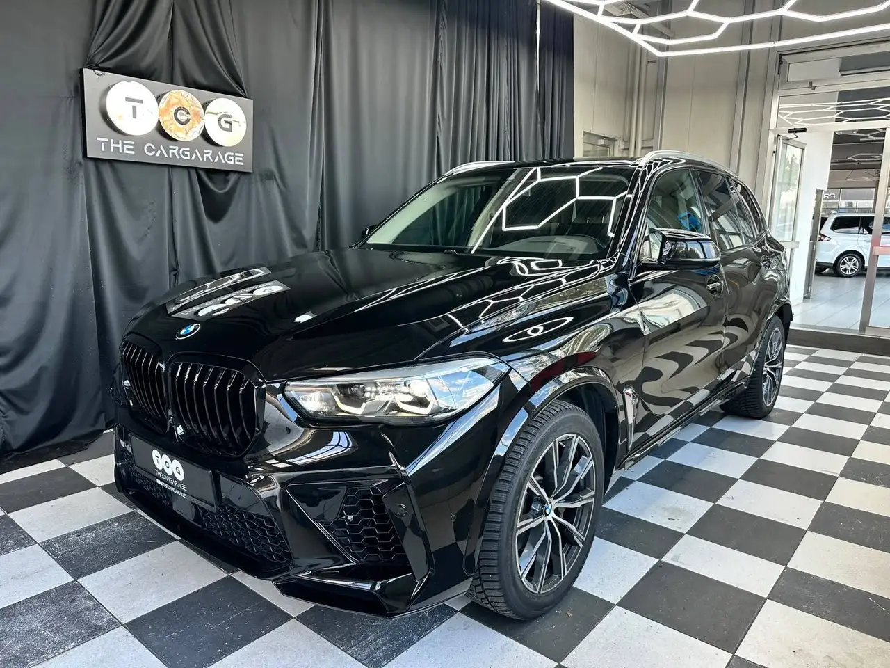 BMW X5 xDrive 30 d xLine — photo 1 of 29