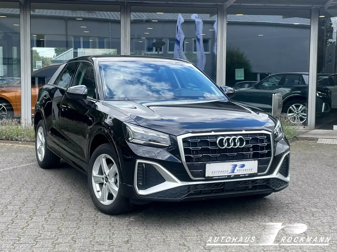 Audi Q2 35 TFSI S line Aut. CarPlay Kamera el.Heckk Matr — photo 1 of 24