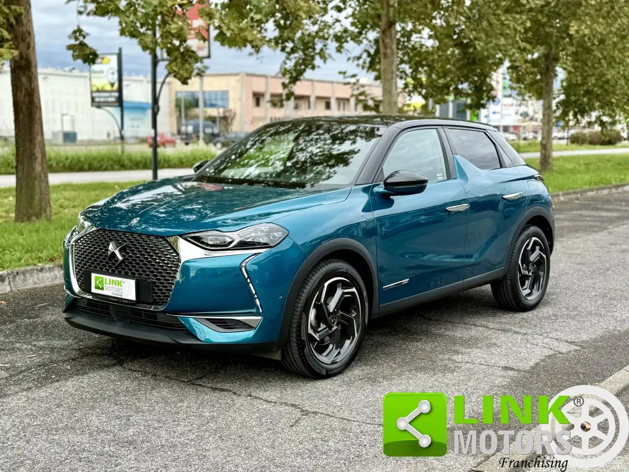DS Automobiles DS 3 Crossback Opera — photo 1 of 15