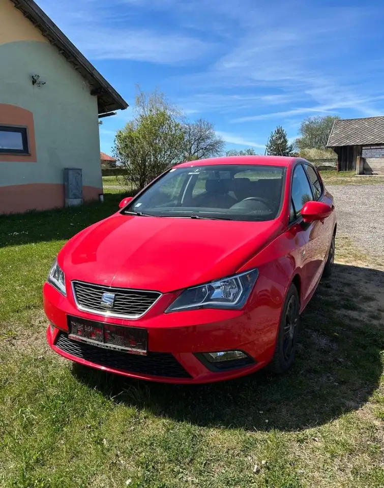 SEAT Ibiza 1,2 TSI Style — photo 1 of 11