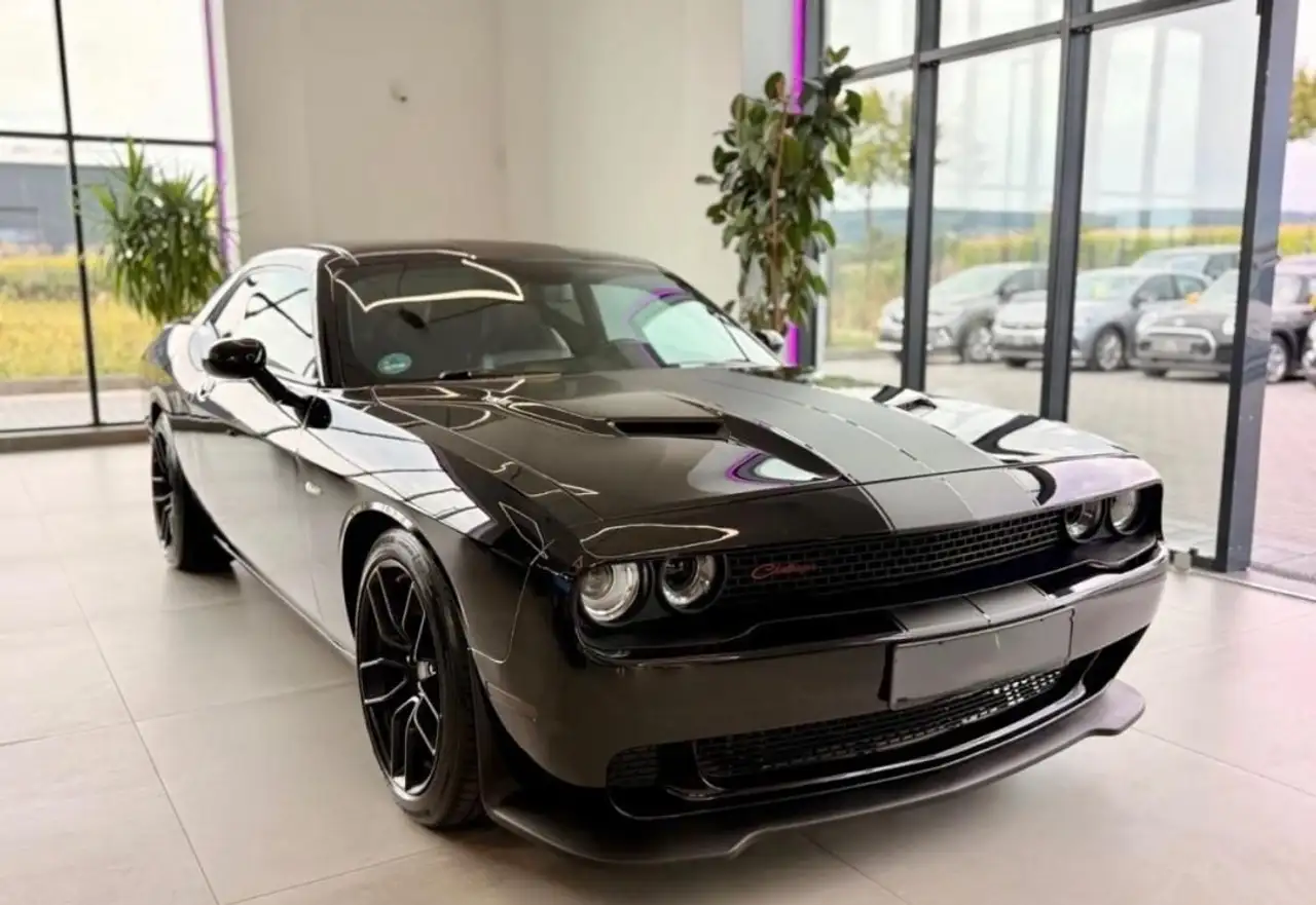 Dodge Challenger R-T 5.7 HEMI V8, intérieur cuir, navigation GPS, caméra de recul — photo 1 of 21