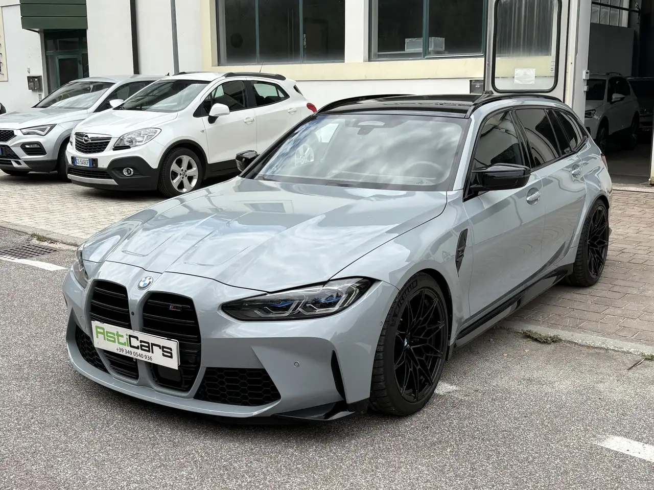 BMW M3 Touring xDrive Competition Carbon — photo 1 of 15