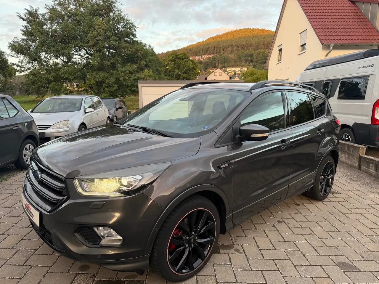 Ford Kuga ST-Line *HU 08/28*4WD*Kamera*Alcantara*Navi*AHK* — photo 1 of 14
