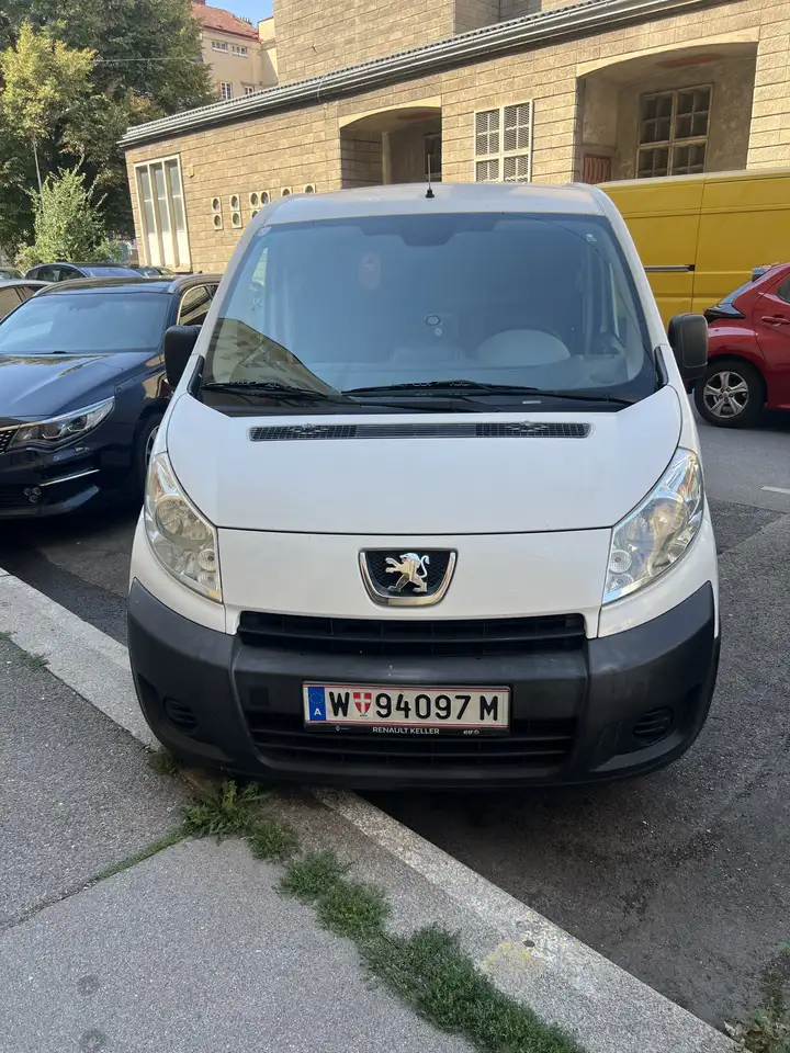 Peugeot Expert Tepee Classic lang HDi 120 — photo 1 of 9