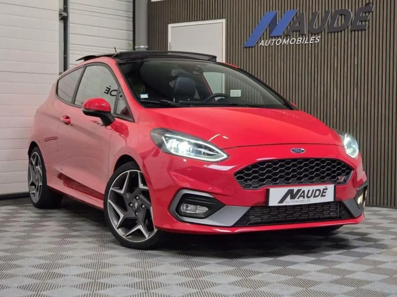 Ford Fiesta ST Plus Pack Performance 1.5 EcoBoost 200 CH — photo 1 of 24