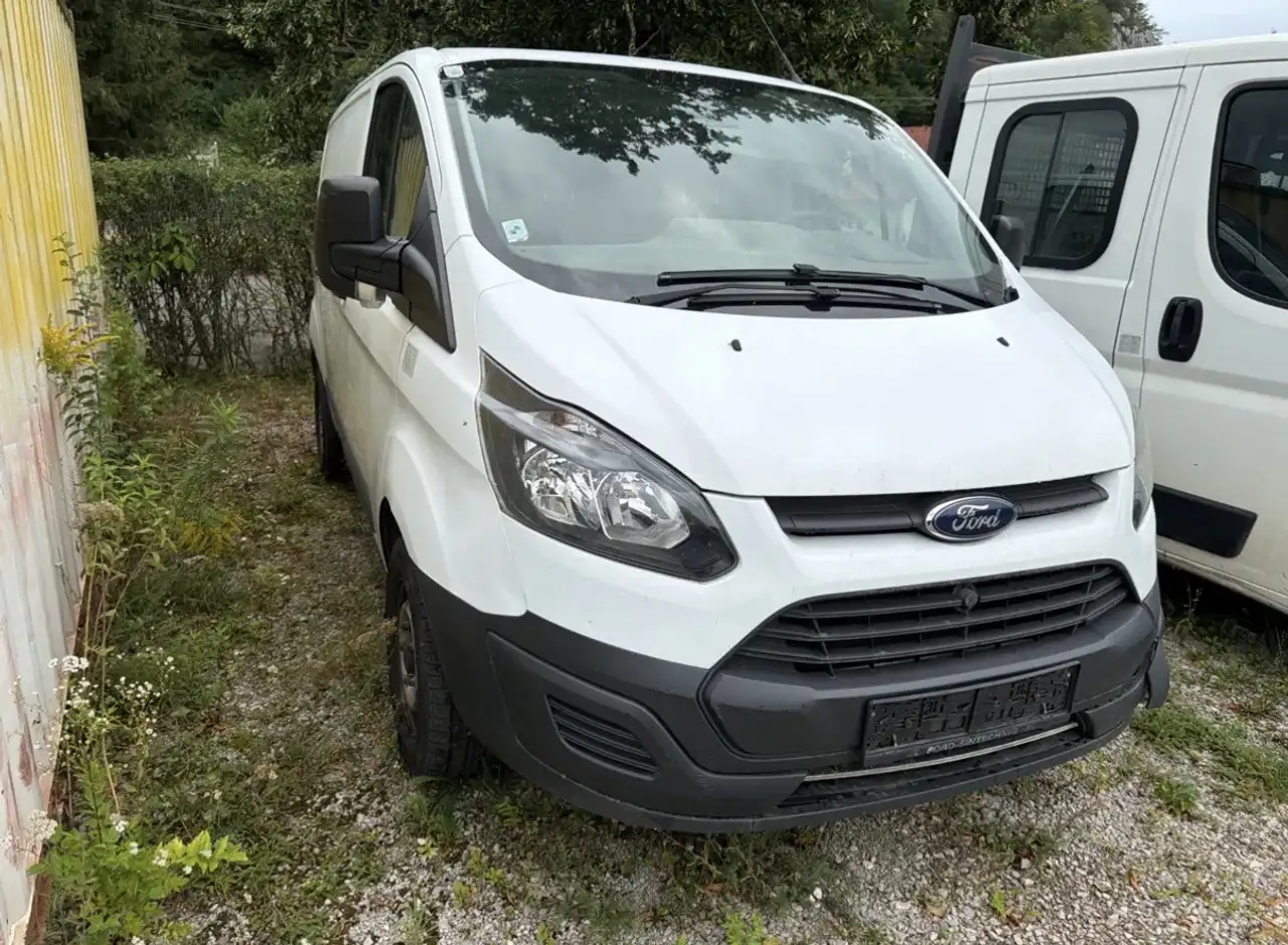 Ford Transit Custom Variobus 2,0 TDCI L1H1 310 Trend — photo 1 of 6
