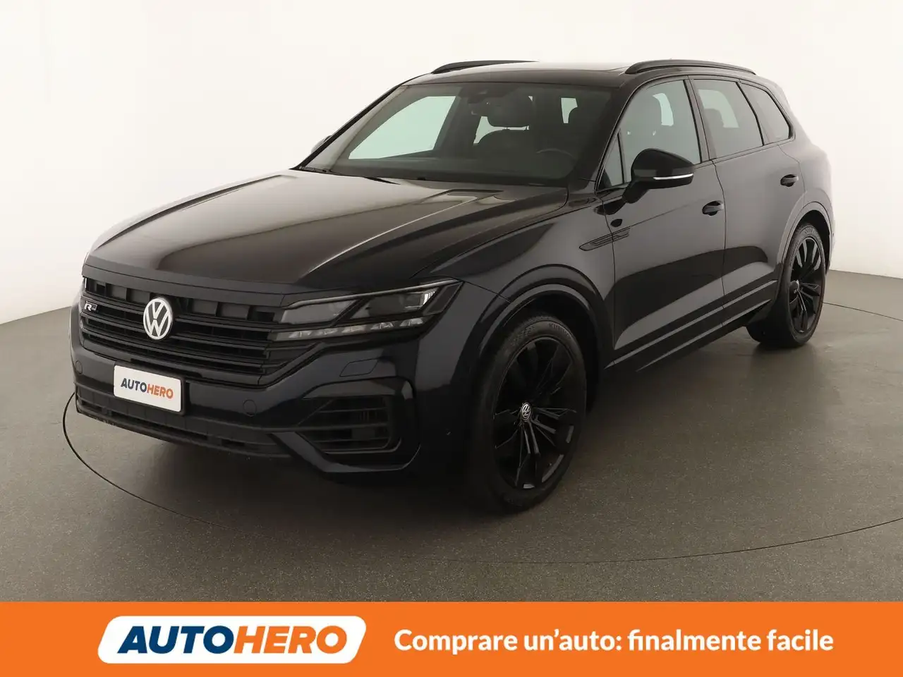 Volkswagen Touareg 3.0 TSI R-Line 4Motion — photo 1 of 15