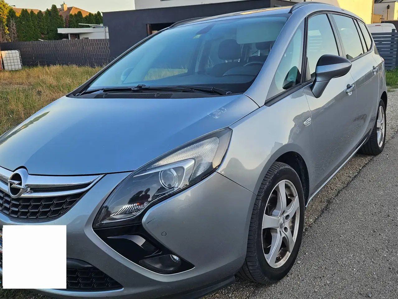 Opel Zafira 2,0 Tourer — photo 1 of 27