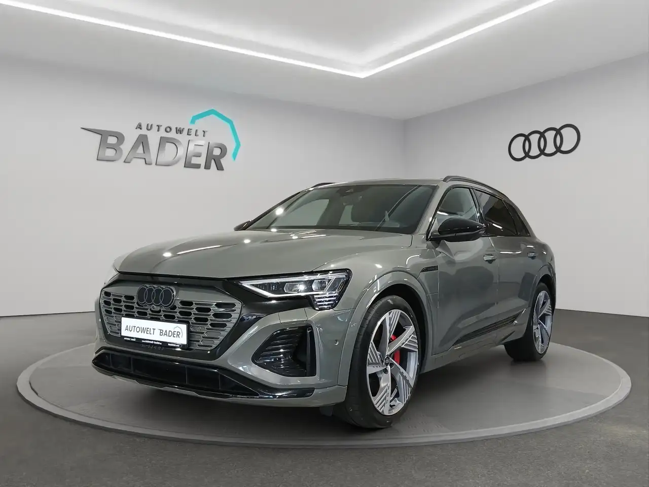 Audi Q8 e-tron 55 qu. S line Matrix B&O AHK Luft — photo 1 of 25