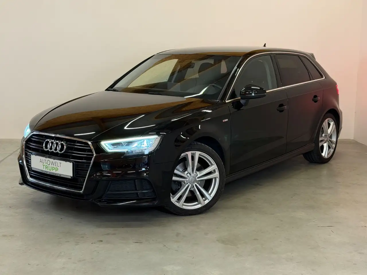 Audi A3 Sportback 35 TDI S-line LED/SHZ/NAVI/PDC/ — photo 1 of 33
