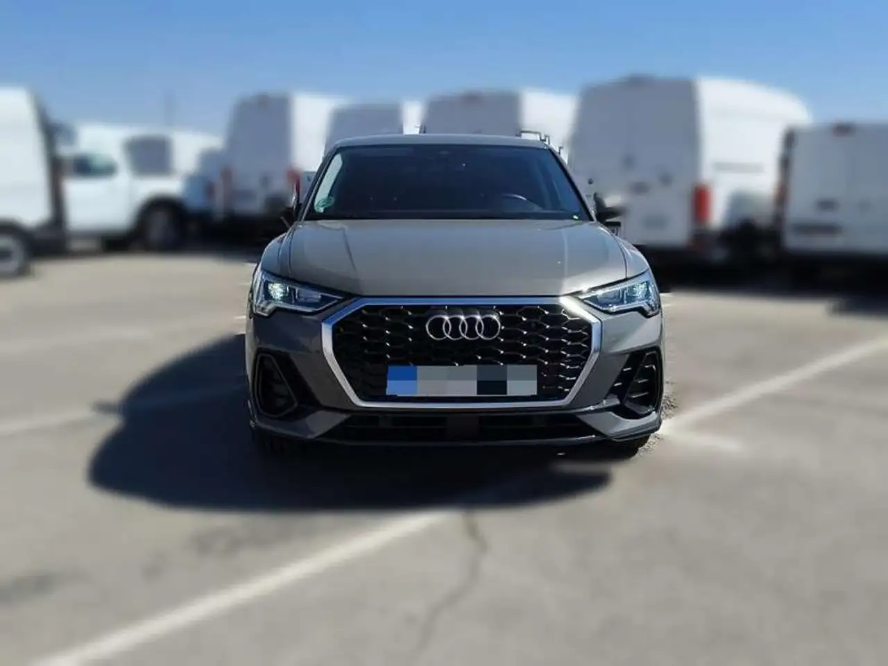 Audi Q3 35 TDI Advanced S tronic 110kW — photo 1 of 15