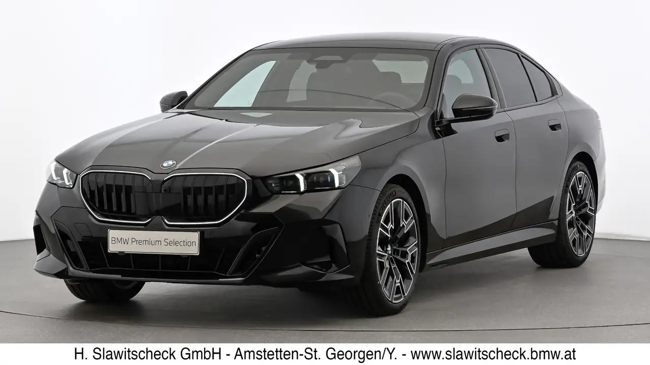 BMW 520 d xDrive G60 — photo 1 of 19
