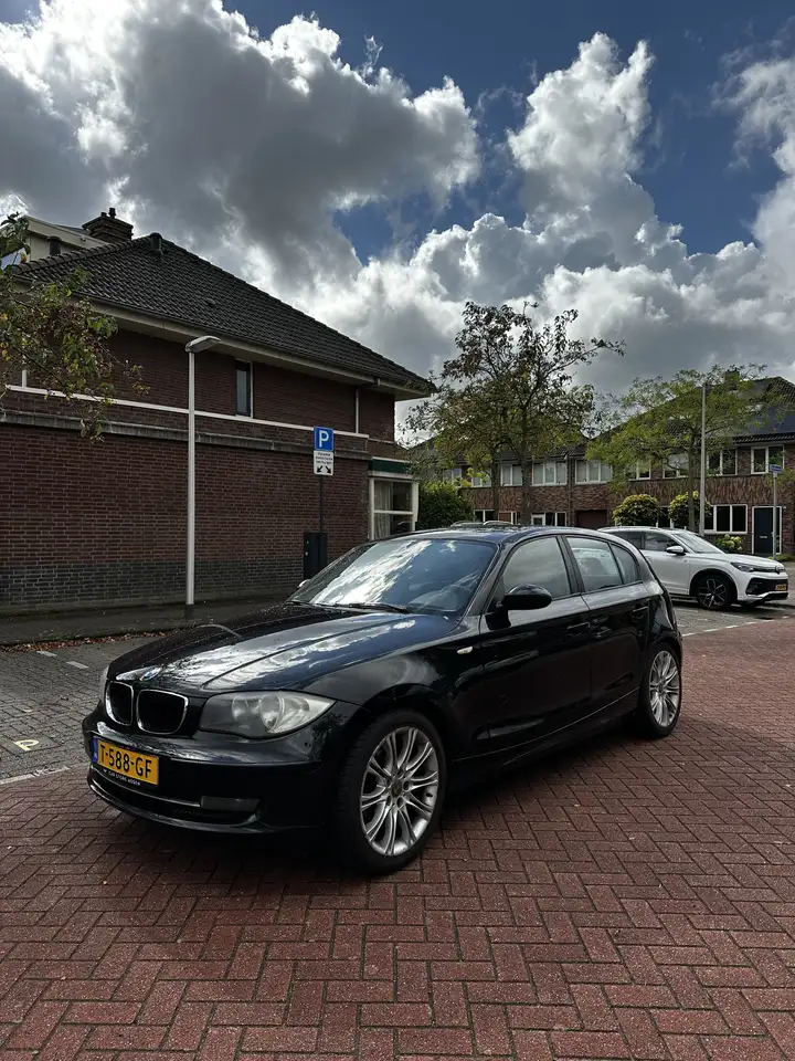 BMW 118 118i 118i | CRUISE | AIRCO | LM VELGEN 18” | PDC | — photo 1 of 11